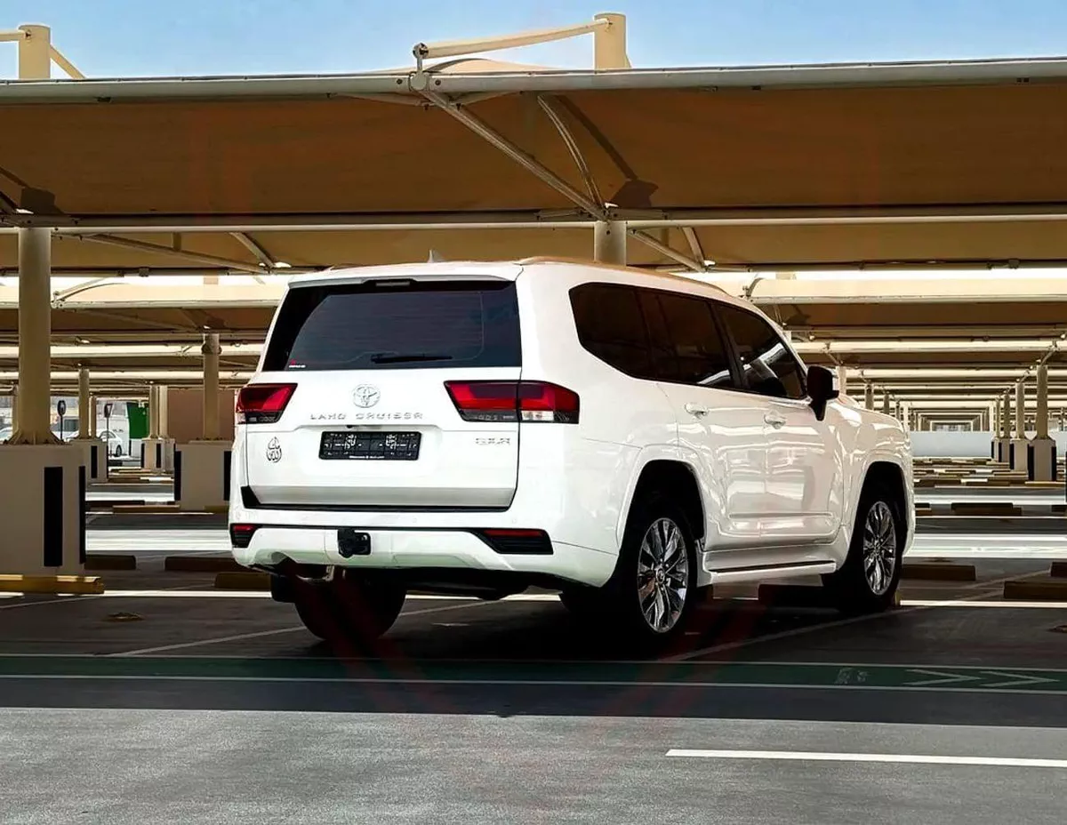 Toyota Land Cruiser GXR 3.5 L | | GCC | Accident-Free | In Excellent Condition | 4452 P.M-6-0