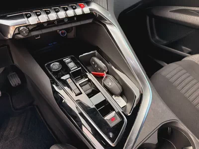 Experience the perfect blend of style and efficiency with the 2024 Peugeot 3008 Active. This brand-n-15