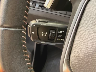 Experience the perfect blend of style and efficiency with the 2024 Peugeot 3008 Active. This brand-n-18