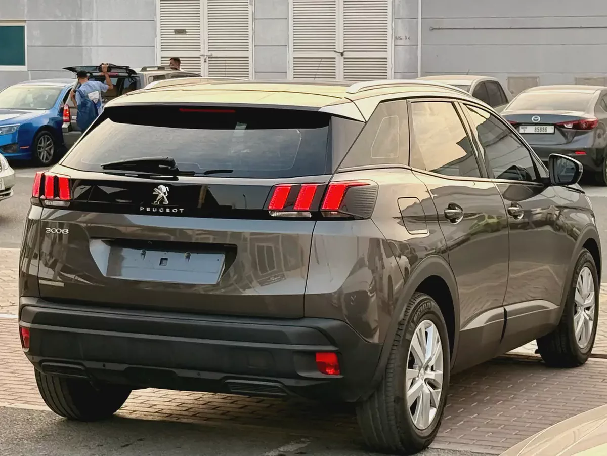 Experience the perfect blend of style and efficiency with the 2024 Peugeot 3008 Active. This brand-n-3-3