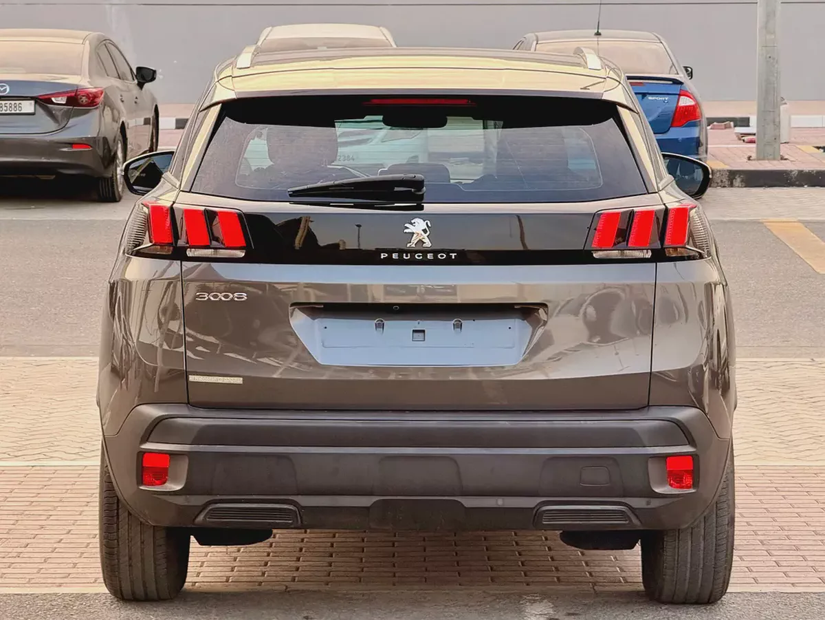 Experience the perfect blend of style and efficiency with the 2024 Peugeot 3008 Active. This brand-n-5-5