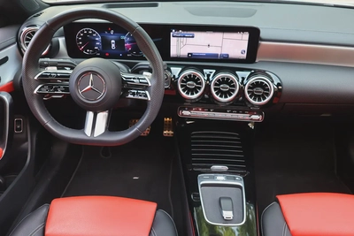 CLA250 4MATIC - GCC SPECS - 5 YEARS WARRANTY / SERVICE 105,000 KM - ACCIDENT FREE --13