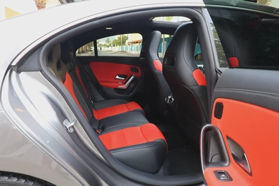 CLA250 4MATIC - GCC SPECS - 5 YEARS WARRANTY / SERVICE 105,000 KM - ACCIDENT FREE --19