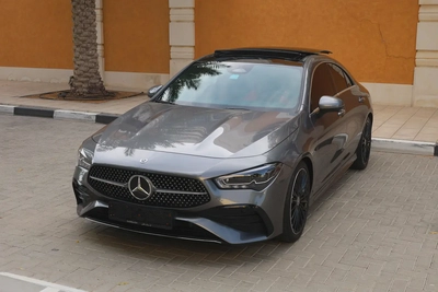 CLA250 4MATIC - GCC SPECS - 5 YEARS WARRANTY / SERVICE 105,000 KM - ACCIDENT FREE --2