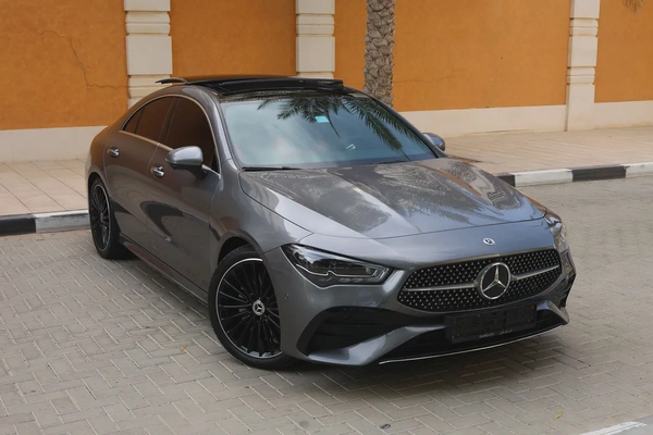 CLA250 4MATIC - GCC SPECS - 5 YEARS WARRANTY / SERVICE 105,000 KM - ACCIDENT FREE -