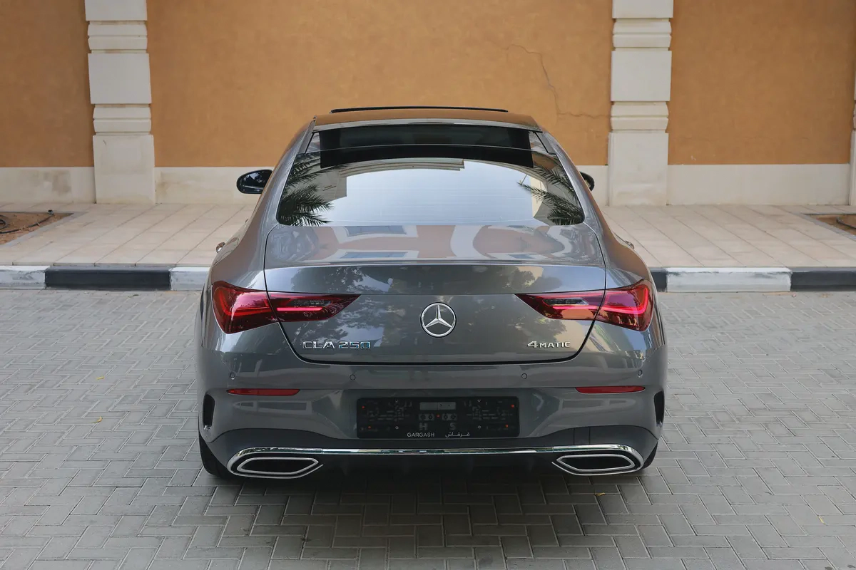 CLA250 4MATIC - GCC SPECS - 5 YEARS WARRANTY / SERVICE 105,000 KM - ACCIDENT FREE --7-7