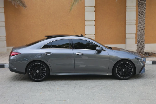 CLA250 4MATIC - GCC SPECS - 5 YEARS WARRANTY / SERVICE 105,000 KM - ACCIDENT FREE -