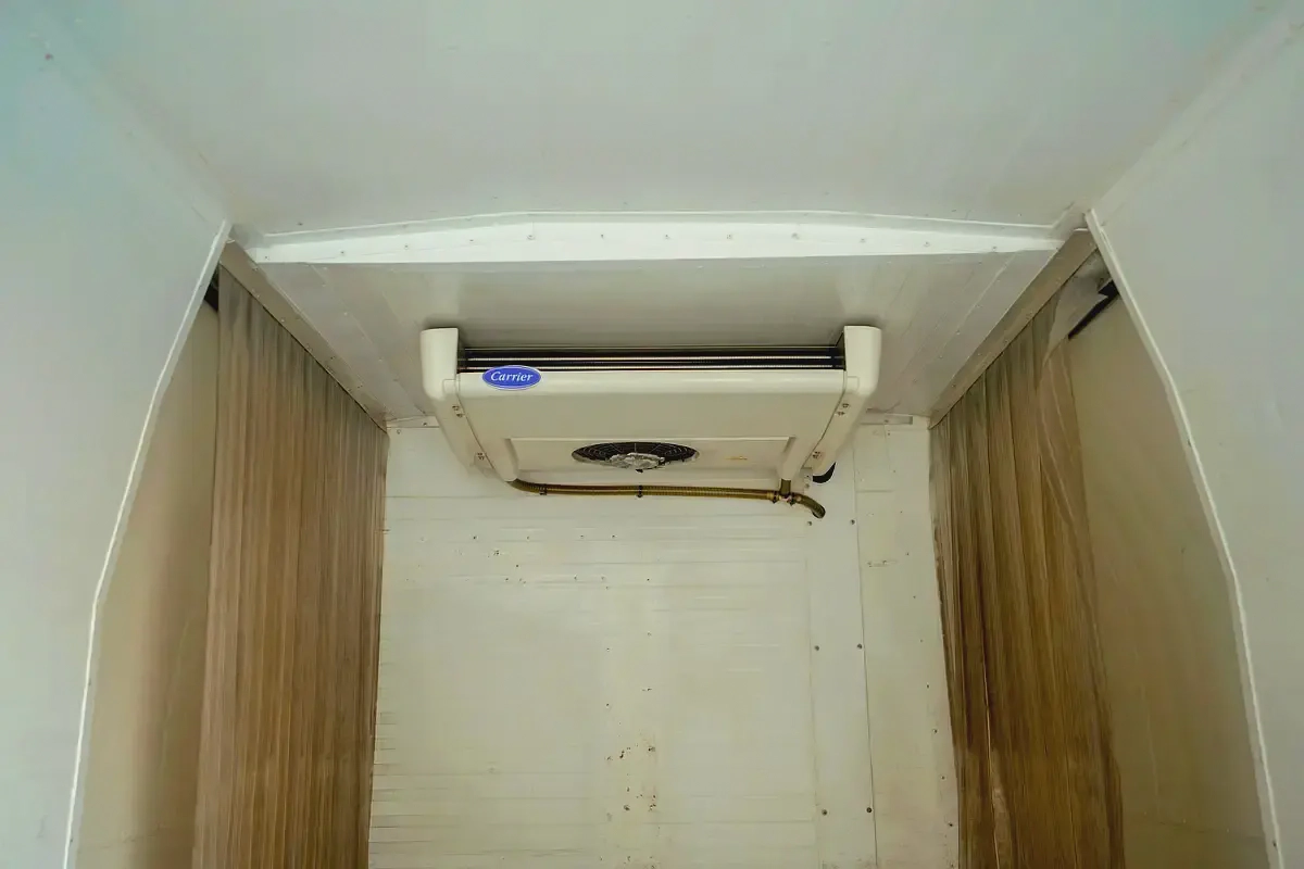 High Roof | Manual | Chiller Van | GCC Specs | Ref#T02941-7-7