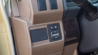 Toyota Land Cruiser Pick Up 4.0L  Oman Specs-5