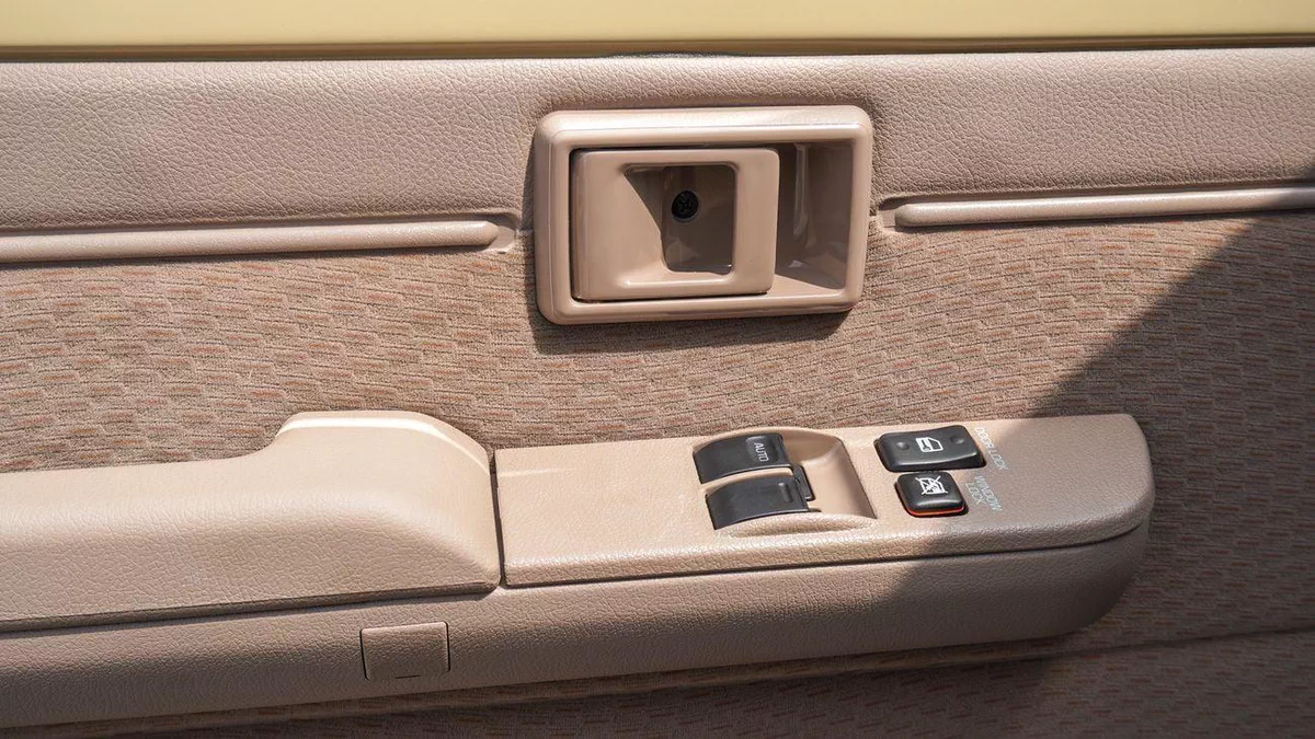 Toyota Land Cruiser Pick Up 4.0L  Oman Specs-10-0