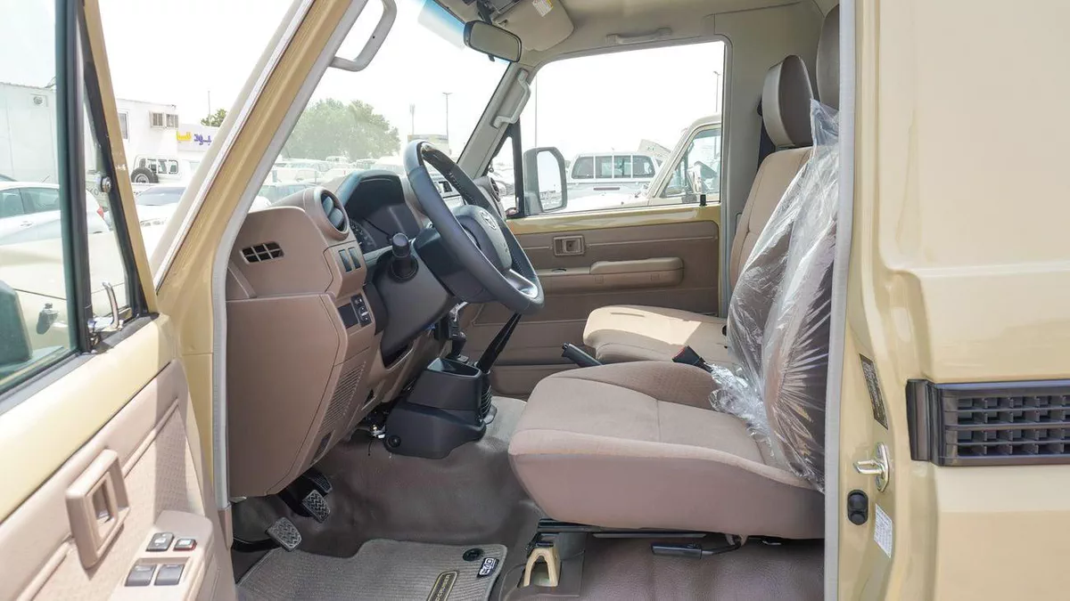 Toyota Land Cruiser Pick Up 4.0L  Oman Specs-12-0