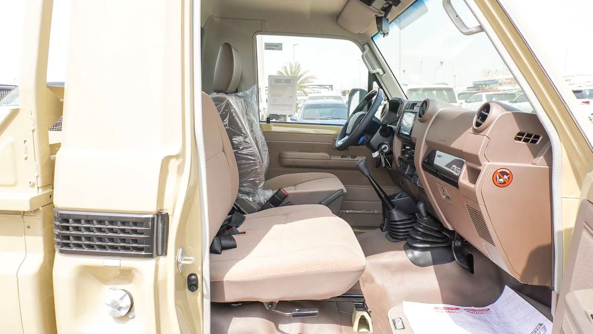 Toyota Land Cruiser Pick Up 4.0L  Oman Specs-13-0