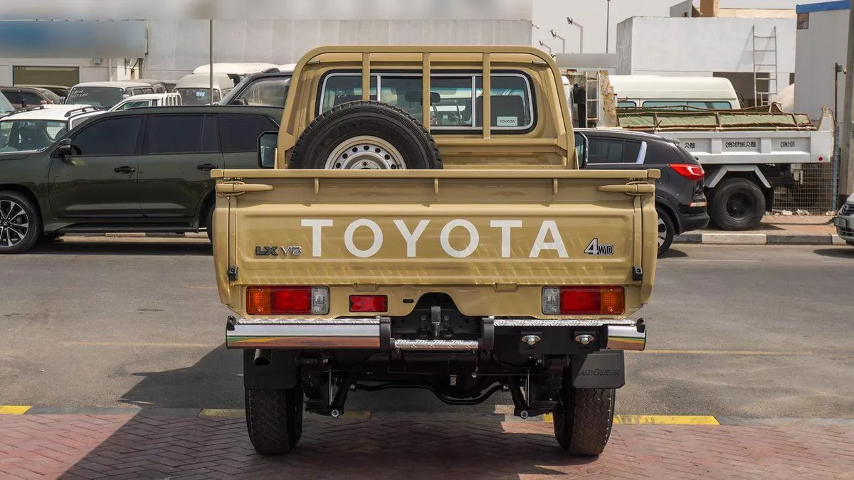 Toyota Land Cruiser Pick Up 4.0L  Oman Specs-15-0