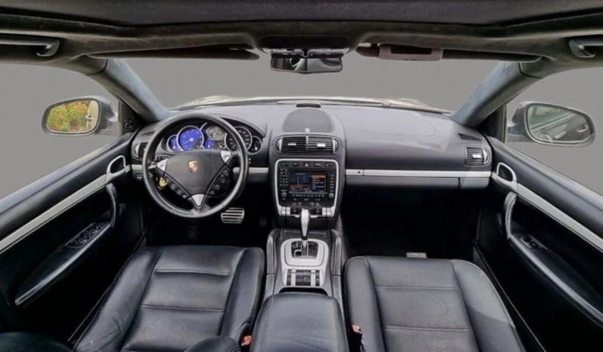 Porsche Cayenne TURBO S 4.8L-8CYL - FULL OPTION EXCELLENT CONDITION-4-4