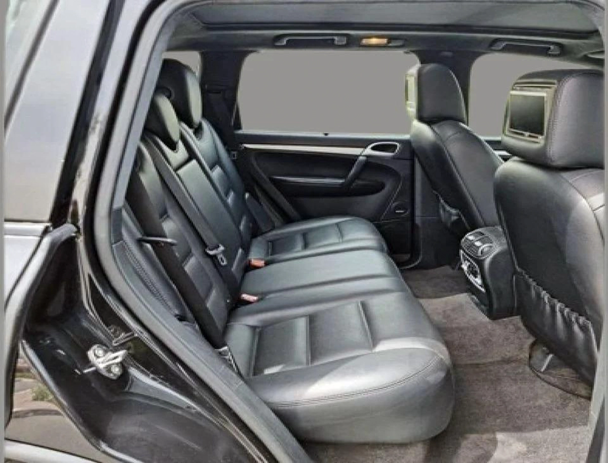 Porsche Cayenne TURBO S 4.8L-8CYL - FULL OPTION EXCELLENT CONDITION-6-6