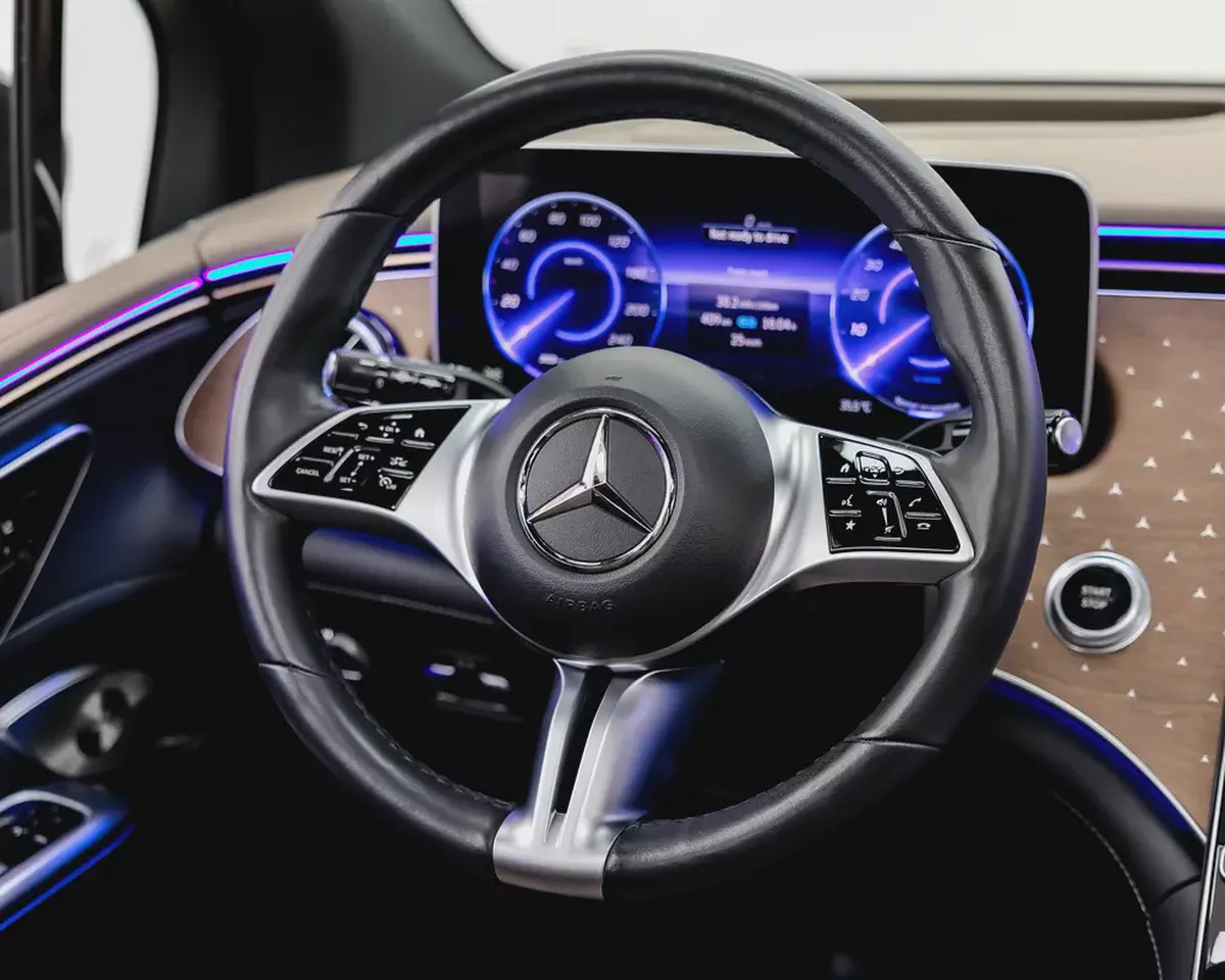MERCEDES EQE350 4MATIC - 2023 - GCC - UNDER WARRANTY - EXCELLENT CONDITION-10-10