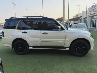 Mitsubishi Pajero -2020-Signature Edition- GCC-free accident-original paint-SERVICE ALFUTTAIM-6