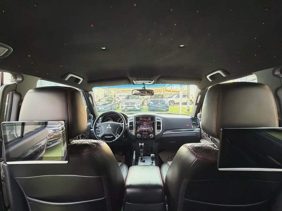 Mitsubishi Pajero -2020-Signature Edition- GCC-free accident-original paint-SERVICE ALFUTTAIM-12-12