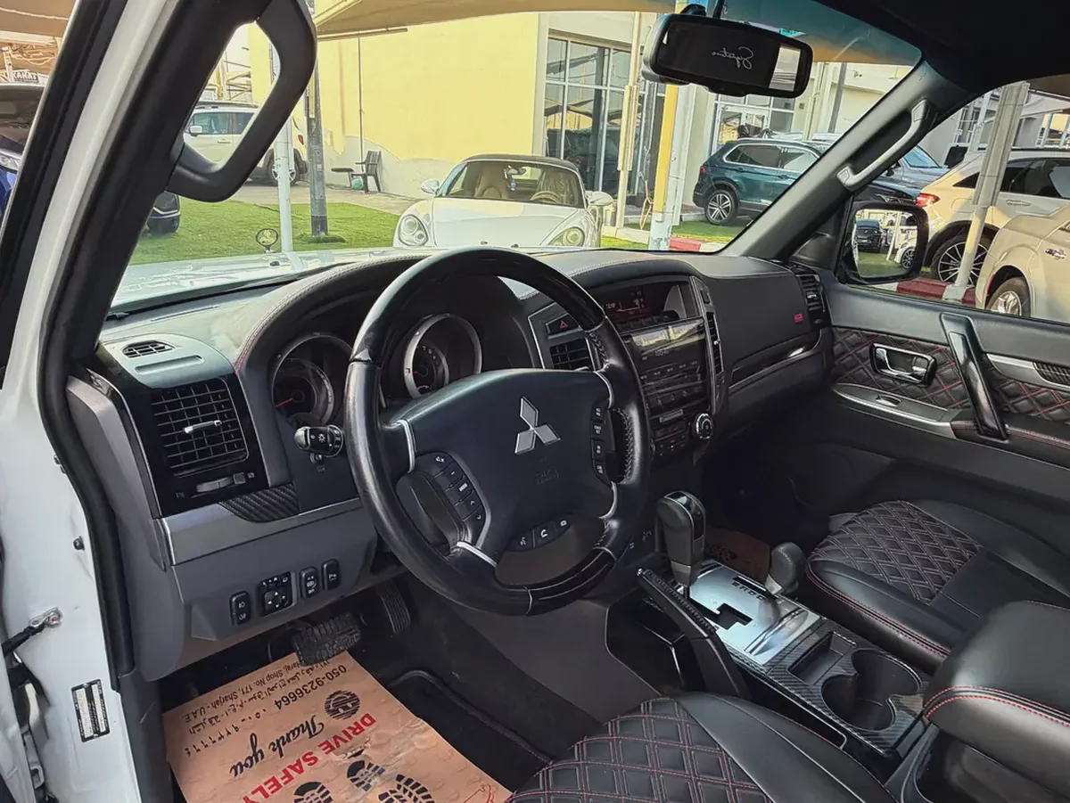 Mitsubishi Pajero -2020-Signature Edition- GCC-free accident-original paint-SERVICE ALFUTTAIM-14-14