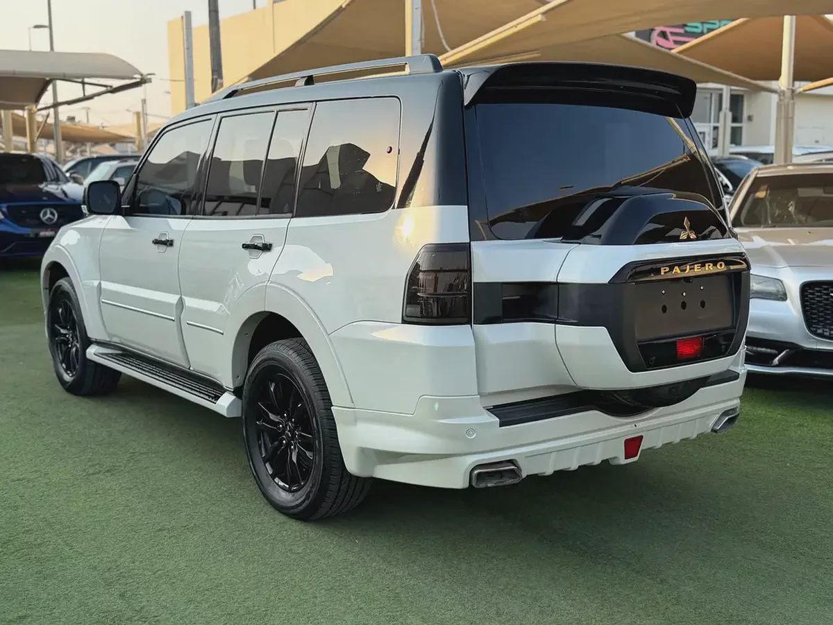 Mitsubishi Pajero -2020-Signature Edition- GCC-free accident-original paint-SERVICE ALFUTTAIM-5-5