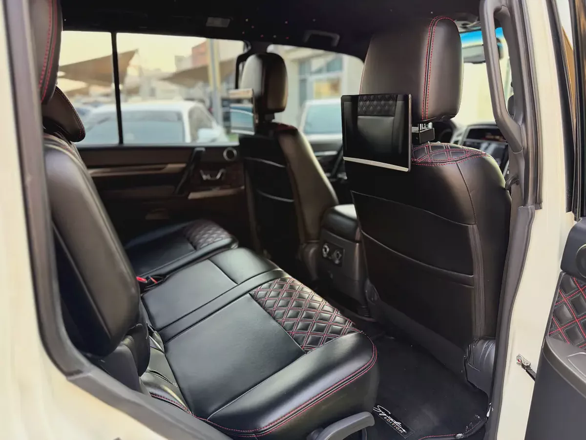 Mitsubishi Pajero -2020-Signature Edition- GCC-free accident-original paint-SERVICE ALFUTTAIM-8-8