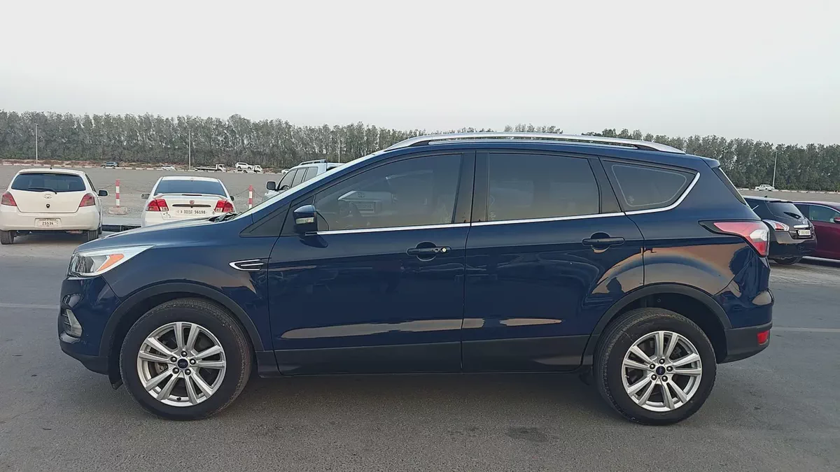 Ford Escape S 2.5L GCC | 2017 | Well Maintained Family SUV Ford Escape S 2.5L GCC Model: 2017 Mileag-2-2