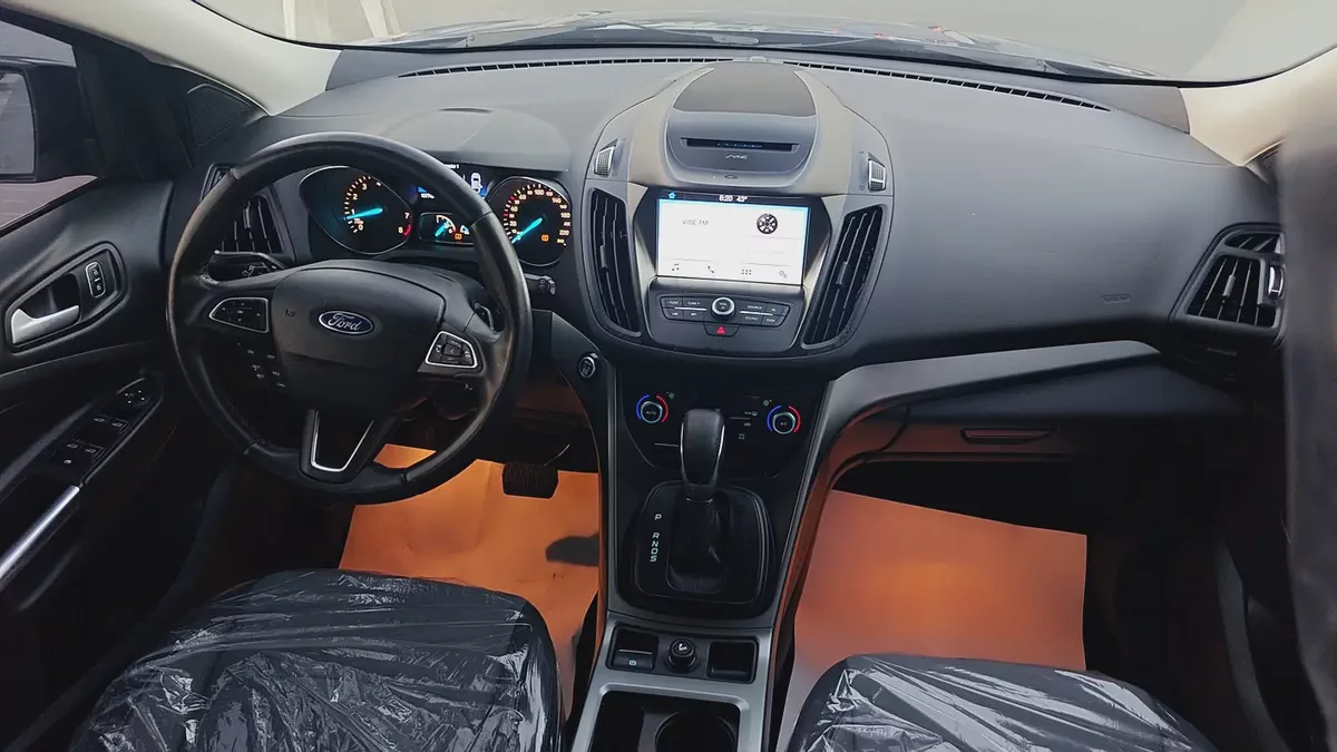 Ford Escape S 2.5L GCC | 2017 | Well Maintained Family SUV Ford Escape S 2.5L GCC Model: 2017 Mileag-6-6