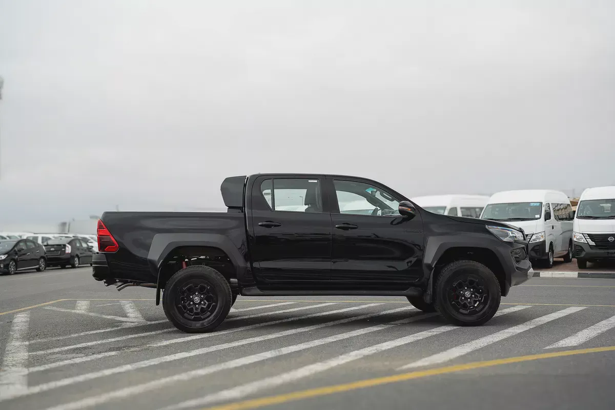Toyota Hilux GR Sport 2026 GCC Specs-3-3