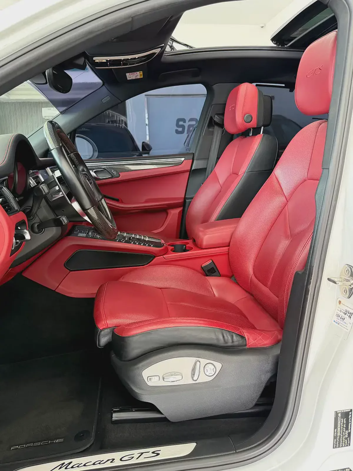 Porsche Macan GTS 2017 | GCC Specs | Pristine Condition-11-11