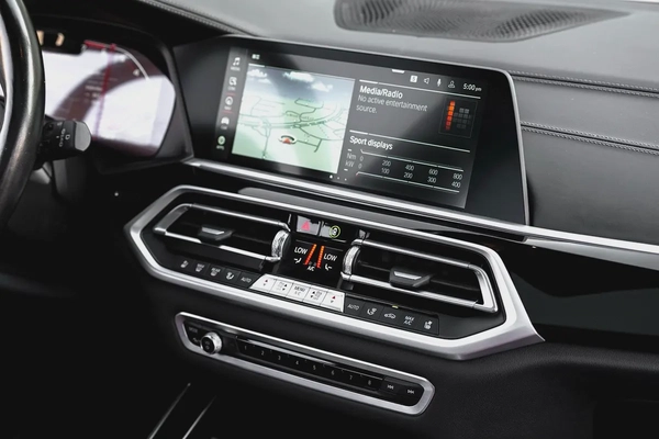 BMW X5 M50i 2022 GCC Specs - Under AGMC Warranty and Service - Full Service Record