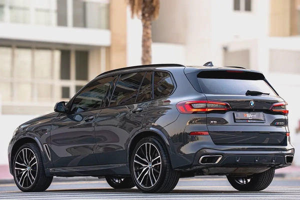 BMW X5 M50i 2022 GCC Specs - Under AGMC Warranty and Service - Full Service Record