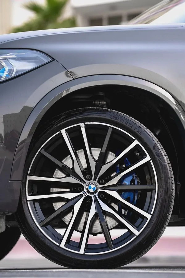 BMW X5 M50i 2022 GCC Specs - Under AGMC Warranty and Service - Full Service Record
