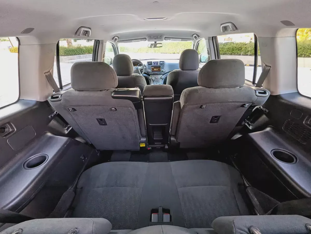 Toyota Highlander V6 2009 | 3.5L V6 | Spacious  Reliable Family SUV-16-16