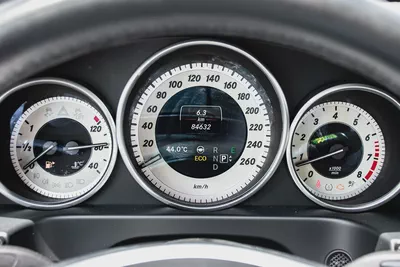 2015 -BENZ E300 4MATIC - JAPANESE SPECS- ONLY 84,000 KM-8
