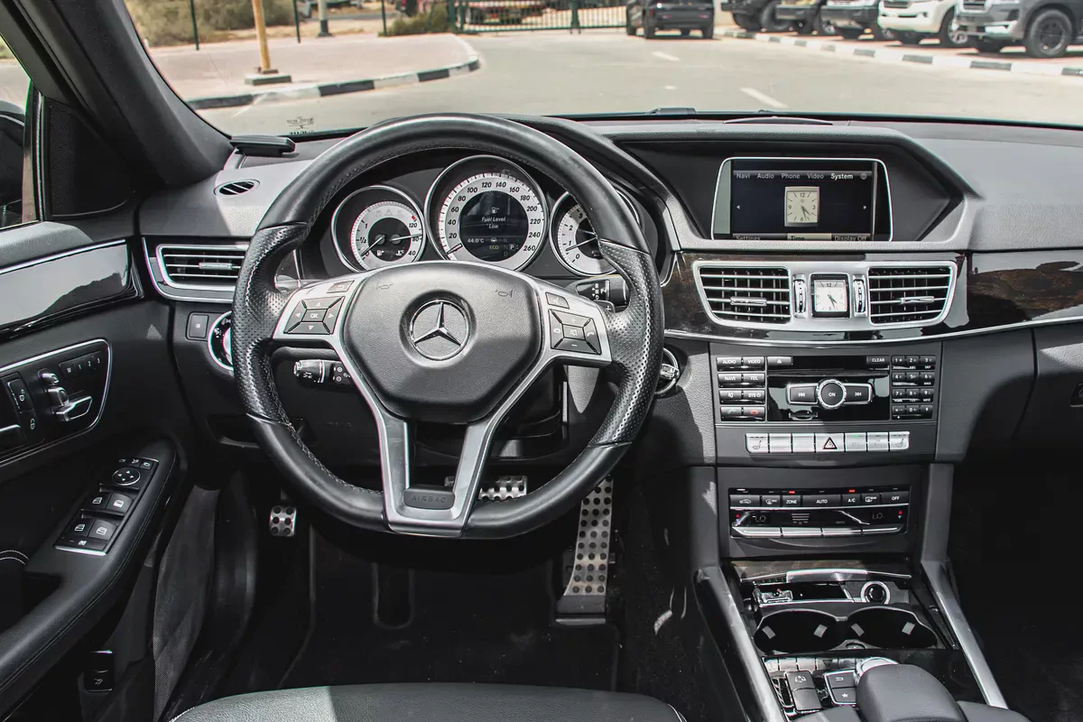 2015 -BENZ E300 4MATIC - JAPANESE SPECS- ONLY 84,000 KM-13-13