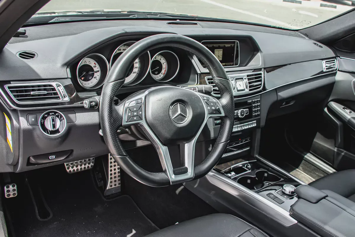 2015 -BENZ E300 4MATIC - JAPANESE SPECS- ONLY 84,000 KM-14-14