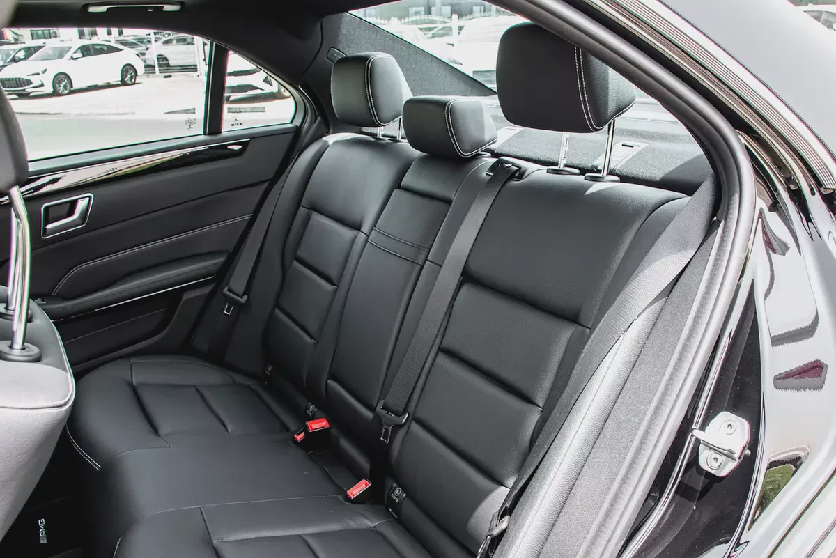 2015 -BENZ E300 4MATIC - JAPANESE SPECS- ONLY 84,000 KM-19-19