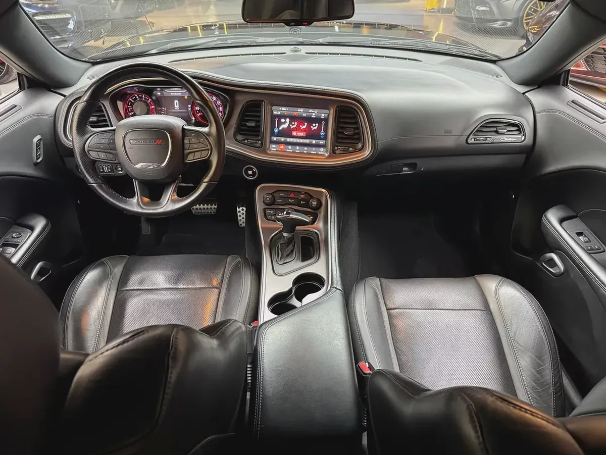 Dodge Challenger SXT Plus 2022 - American Specs - Pristine Condition-10-10