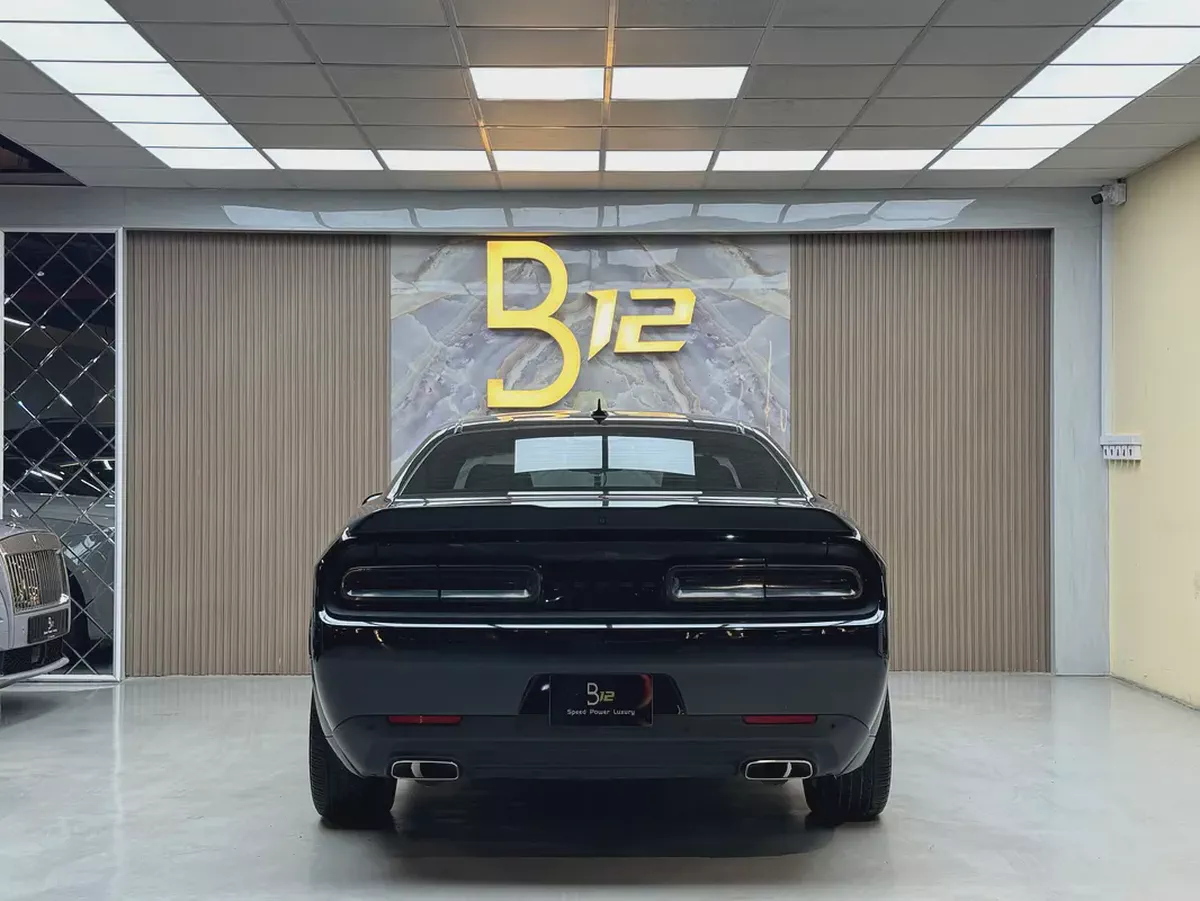 Dodge Challenger SXT Plus 2022 - American Specs - Pristine Condition-2-2