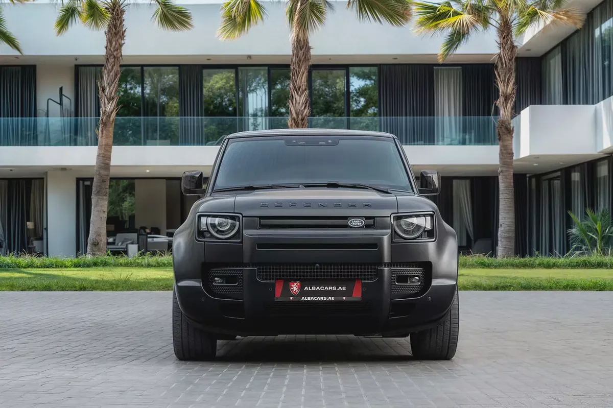 7,344 P.M |  Defender 110 P400 Stealth Edition | 0% Downpayment | Land Rover Warranty!-3-3