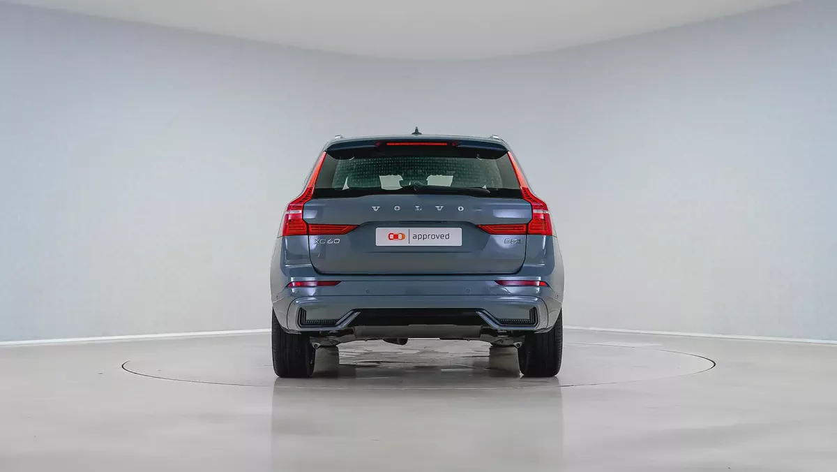 2024 Volvo XC60 B5 Ultimate Dark | GCC Specs | Volvo Active Warranty January 2028-9-9