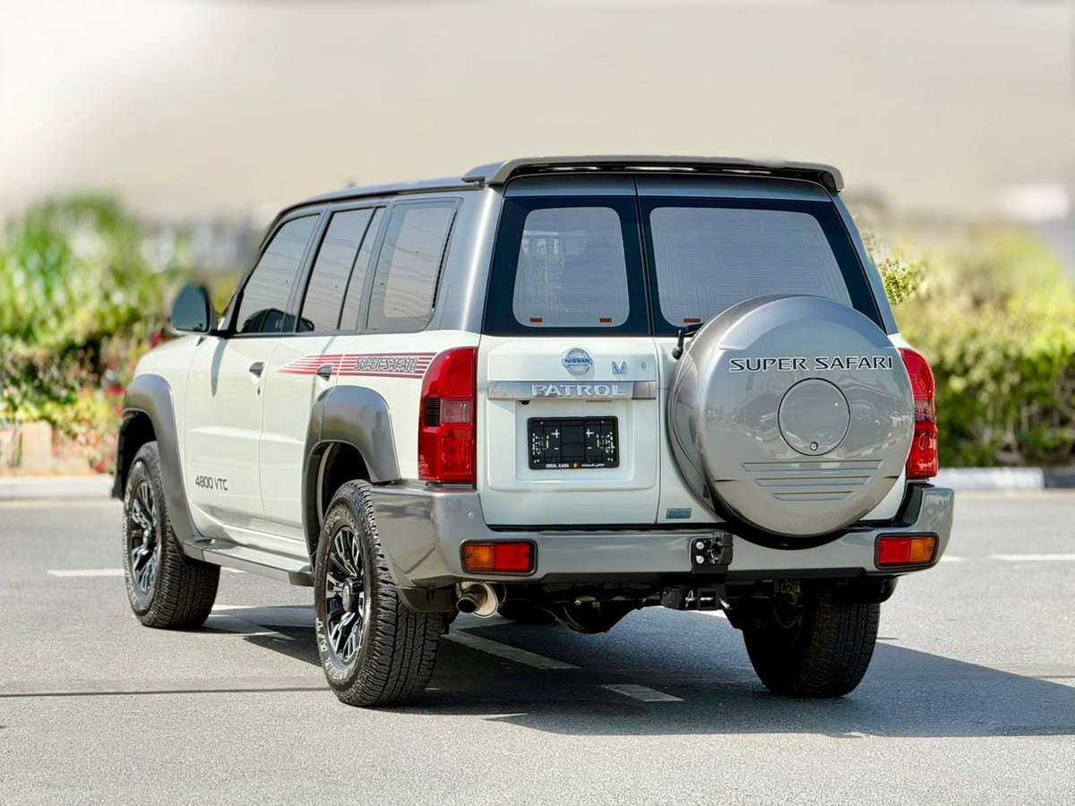 NISSAN PATROL SUPER SAFARI 4.8L V6 YEAR: 2023 FULL-SERVICE HISTORY WITH AGENCY UNDER WARRANTY !-10-10
