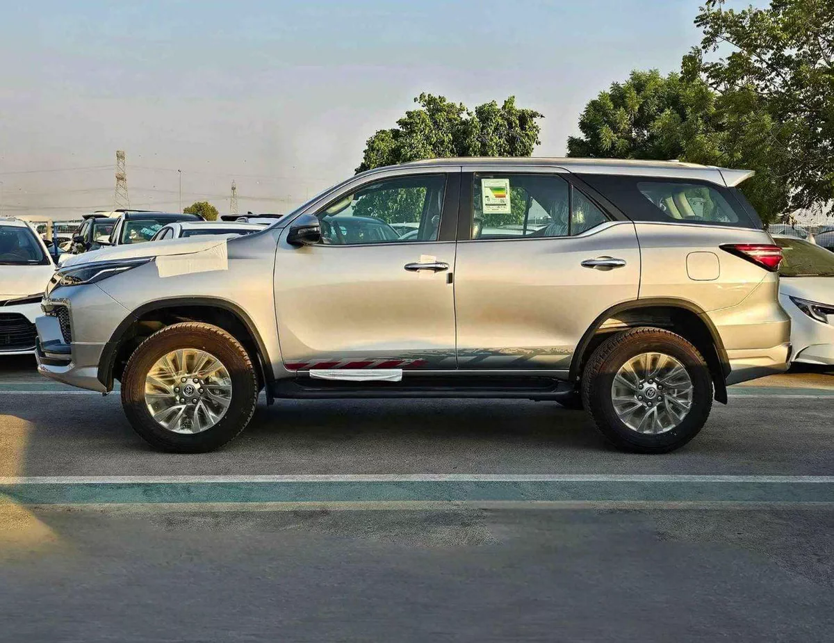 Toyota Fortuner VXR SR5 ADVENTURE / 4.0L V6 PETROL / CLIMATE WITH LEATHER SEATS /DIFFLOCK/ AUTO A/C (CODE # F6HA)-3-0