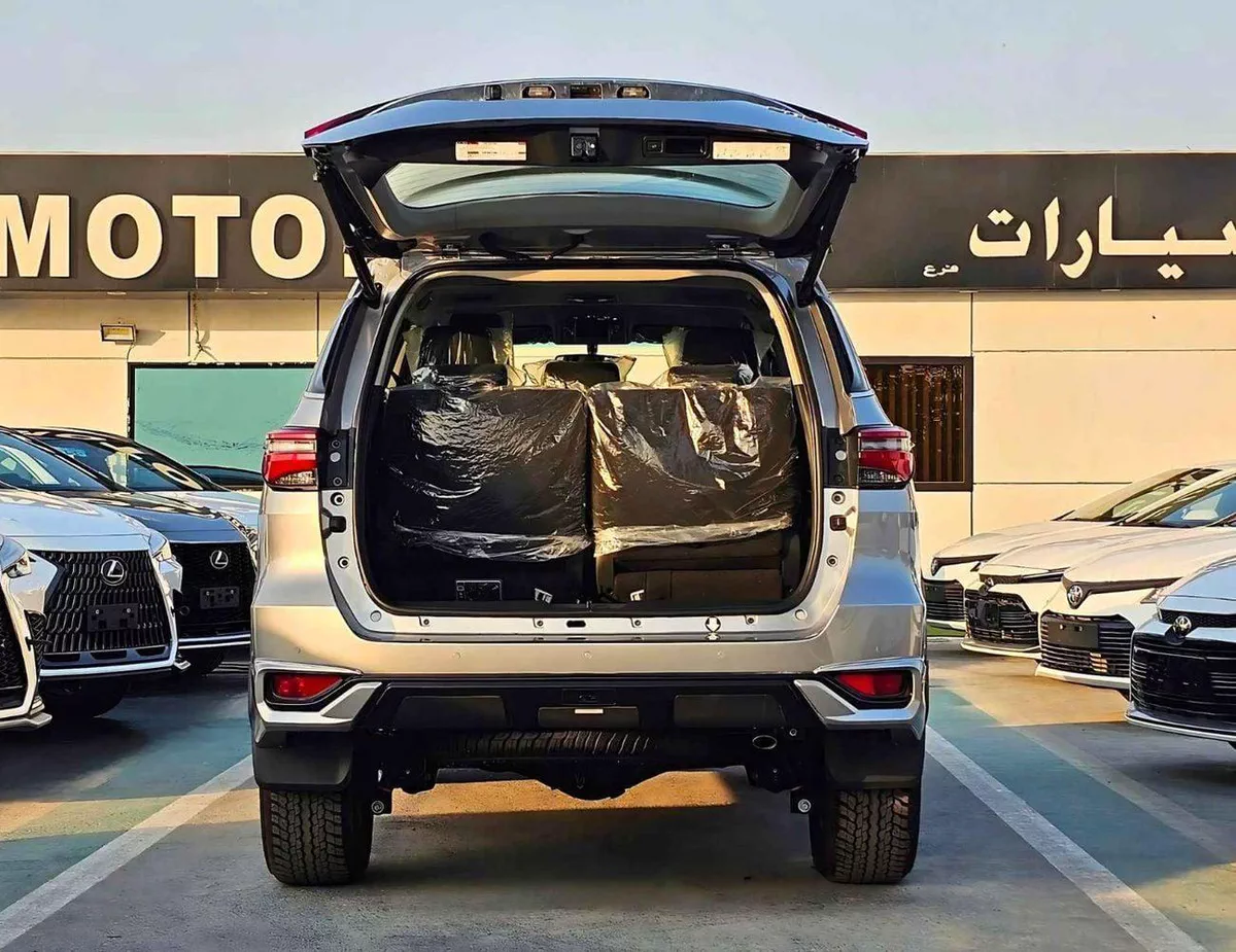 Toyota Fortuner VXR SR5 ADVENTURE / 4.0L V6 PETROL / CLIMATE WITH LEATHER SEATS /DIFFLOCK/ AUTO A/C (CODE # F6HA)-5-0