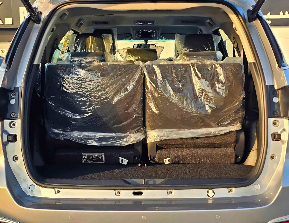 Toyota Fortuner VXR SR5 ADVENTURE / 4.0L V6 PETROL / CLIMATE WITH LEATHER SEATS /DIFFLOCK/ AUTO A/C (CODE # F6HA)-6-0