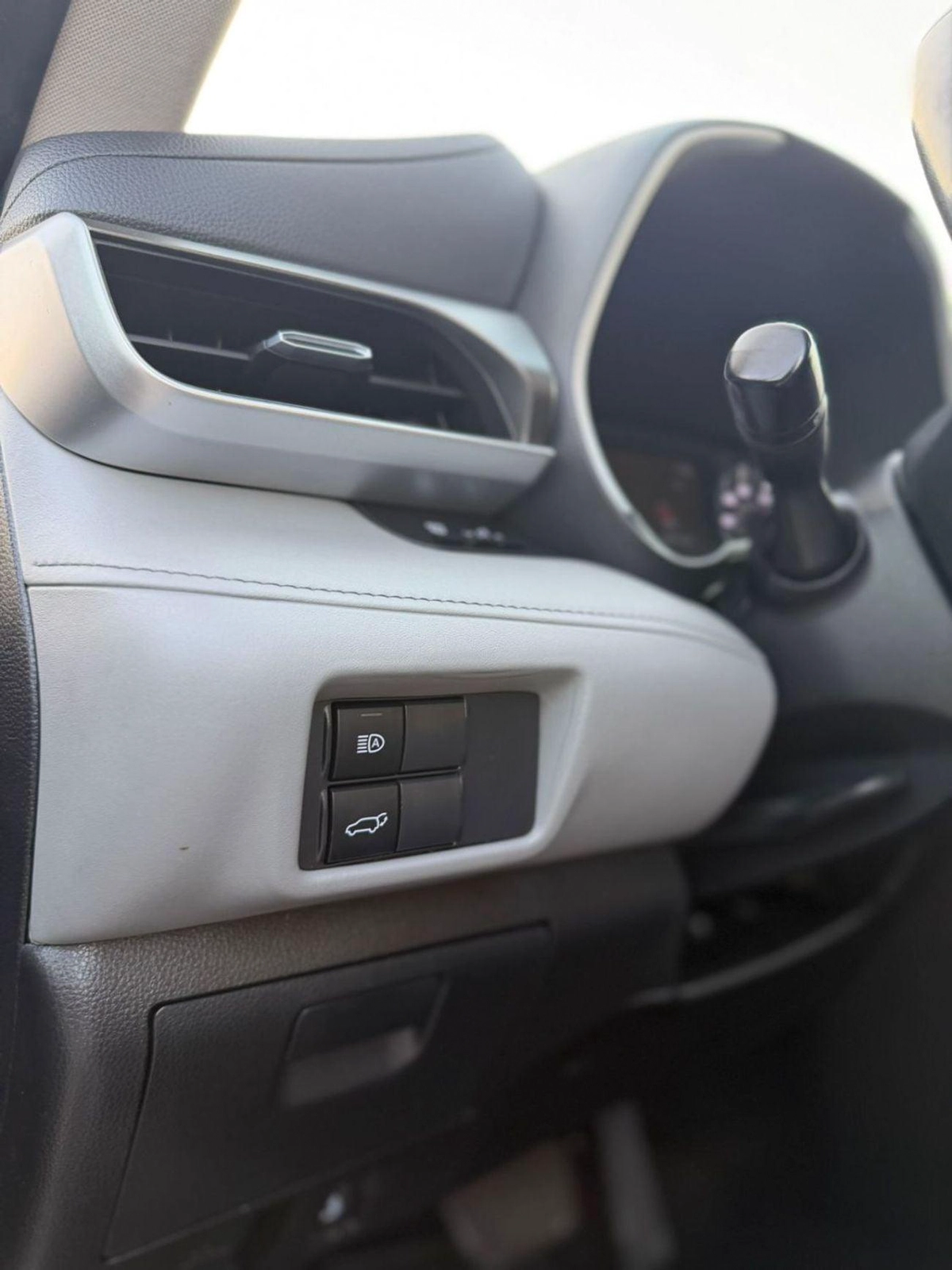 Toyota Highlander 2020 Toyota Highlander XLE Full Option 3.5L V6  - SunRoof - Full Radar System - 7 Seater -Push Start-15-0
