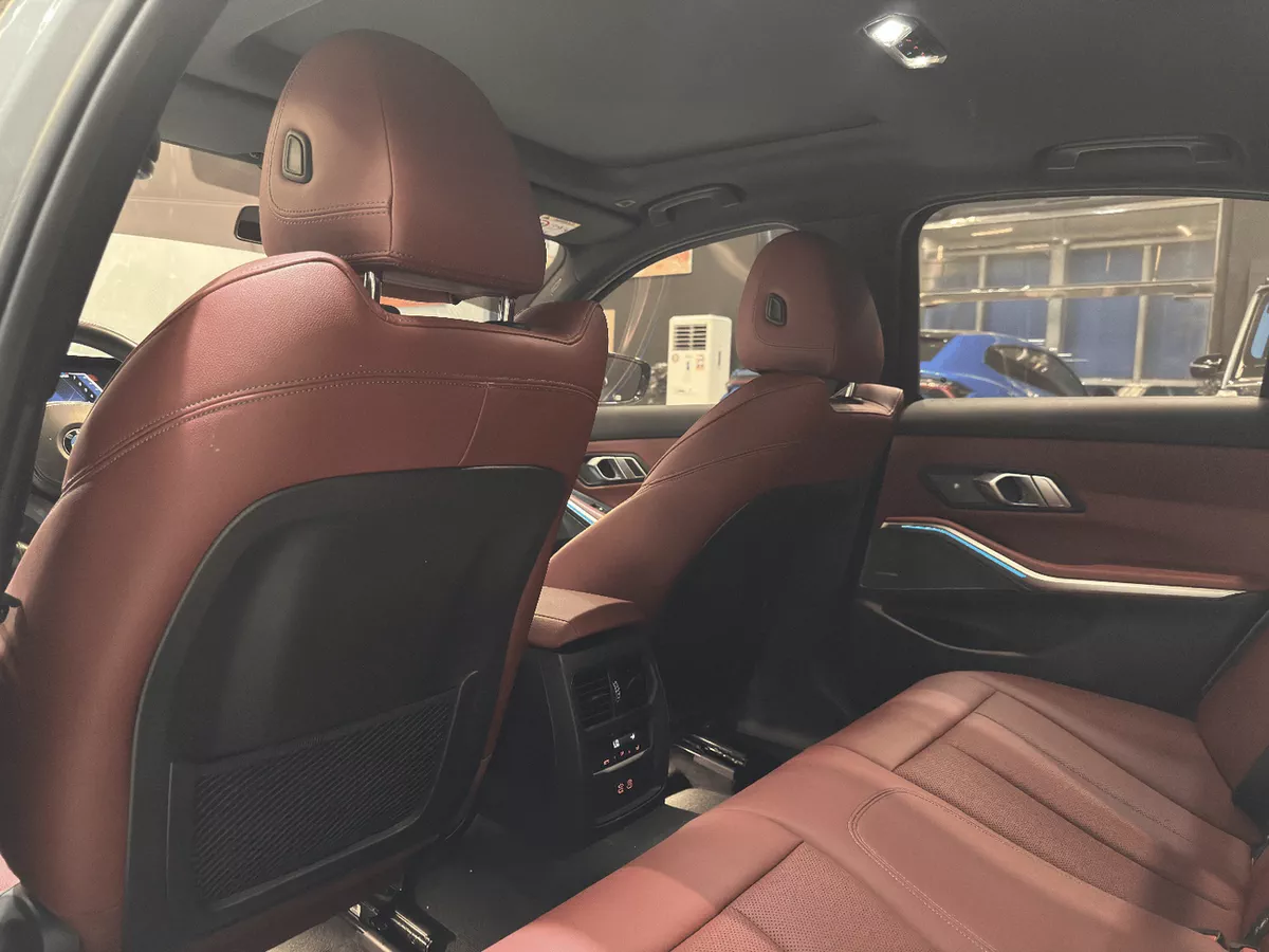 BMW 330i M SPORT-11-0