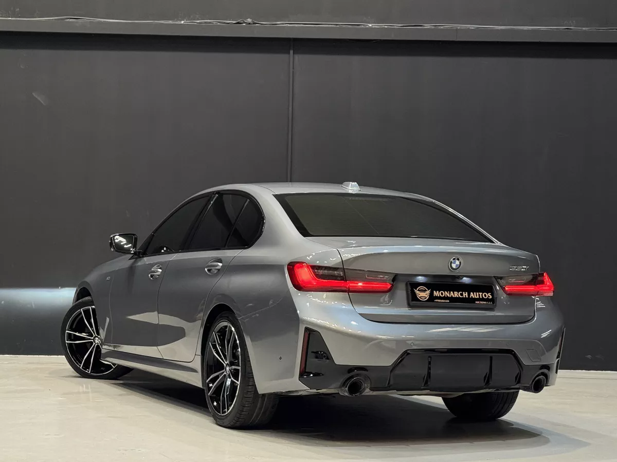 BMW 330i M SPORT-4-0