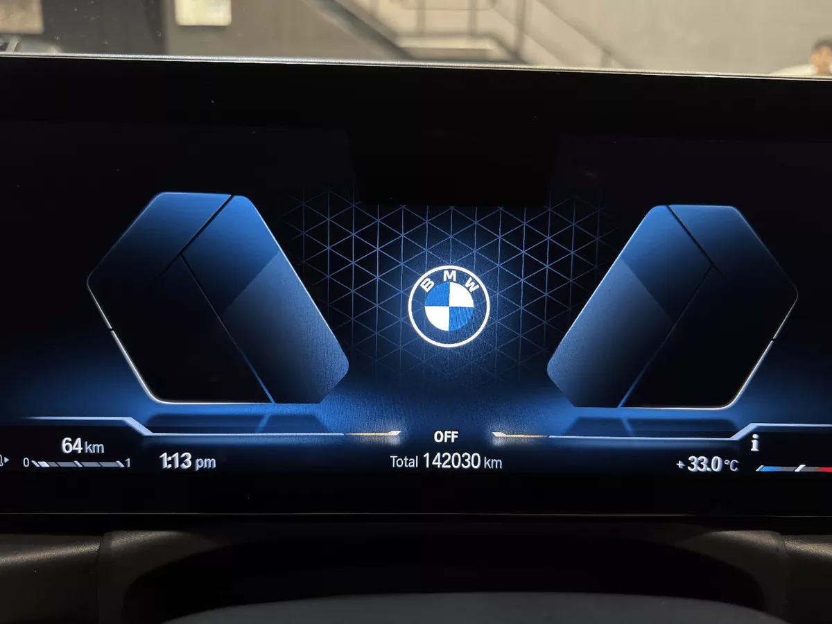 BMW 330i M SPORT-7-0