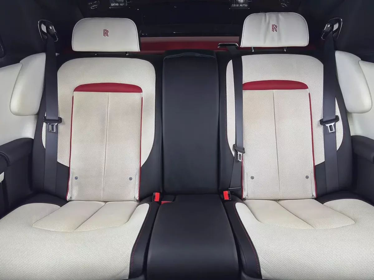 GCC | Low Mileage | Starlight Headliner | AGMC Warranty 08/2027 | AGMC Full Service History-19-19